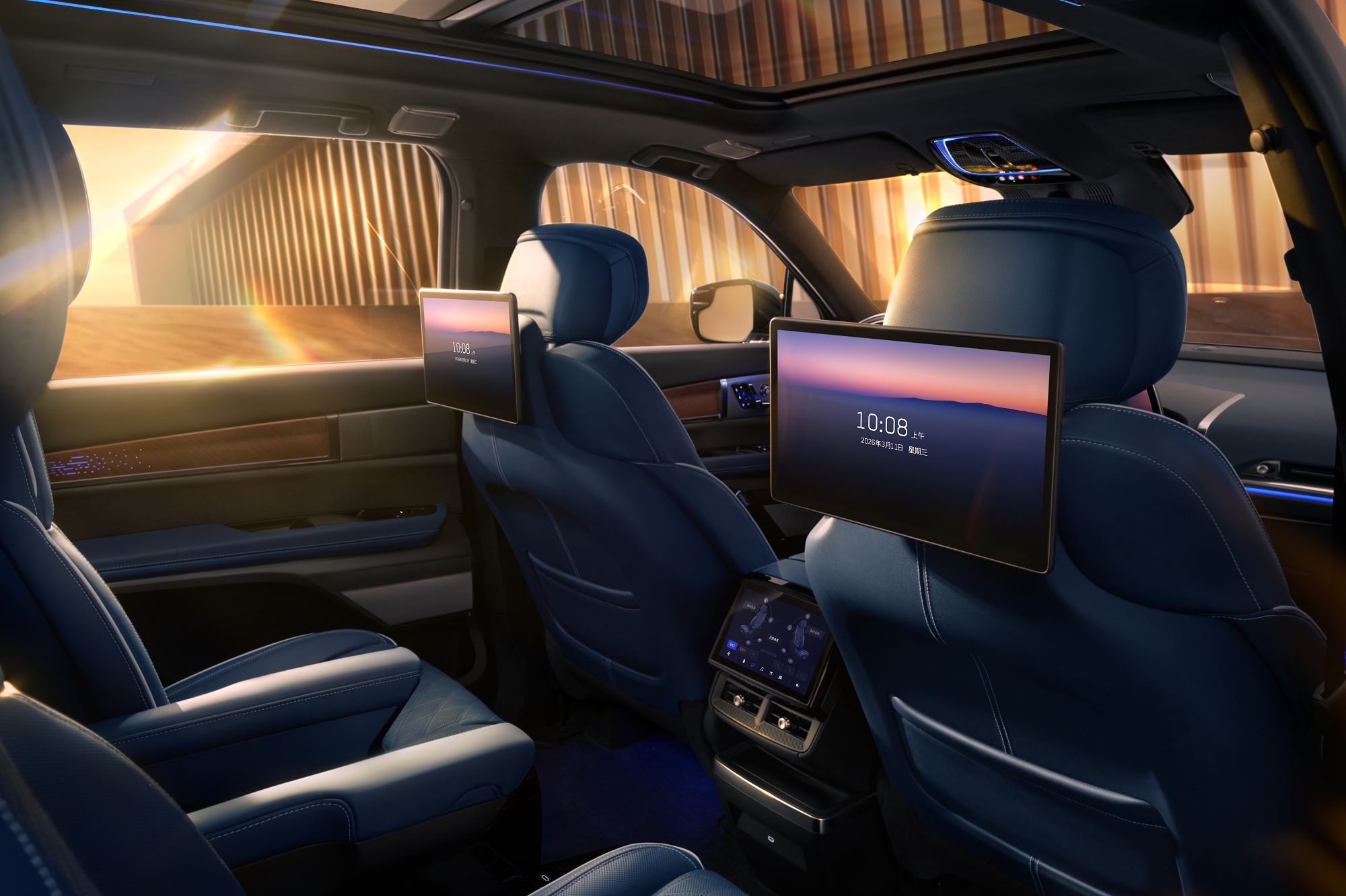 配图10：12.9英寸超高清后排双娱乐屏，满足多元场景需求.jpg
