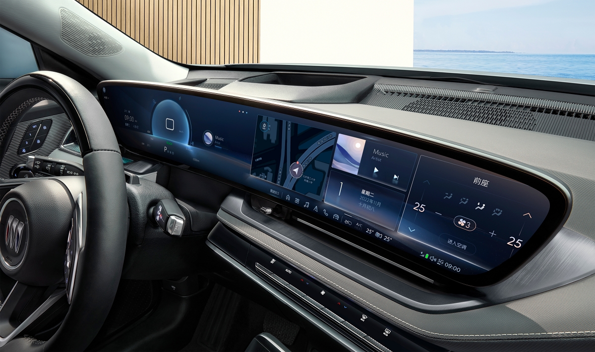 2. 别克E5搭载全新一代VCS智能座舱，配备同级罕有的EYEMAX 30吋一体弧面6K屏.jpg